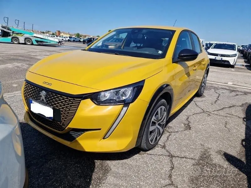 Peugeot E-208