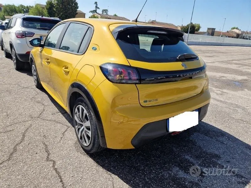 Peugeot E-208 2023 photo 3
