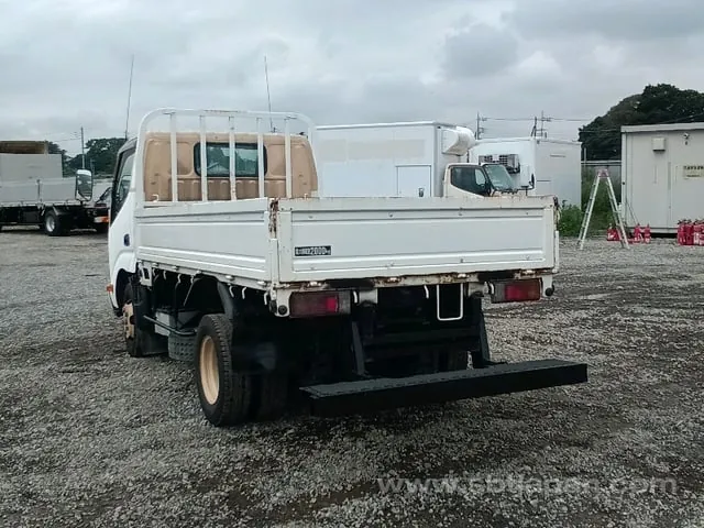 Hino Dutro 2011 photo 3