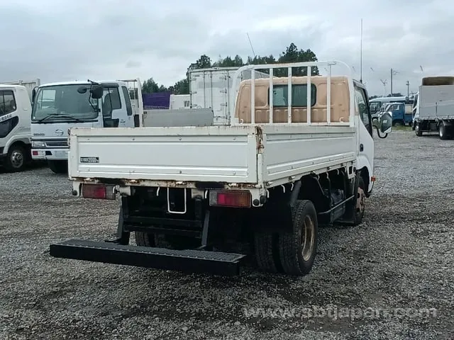 Hino Dutro 2011 photo 4