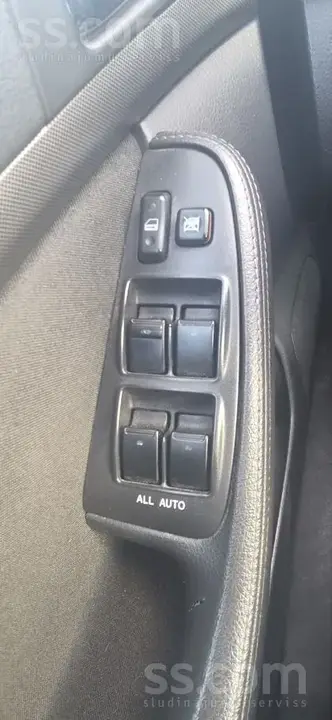 Toyota Avensis 2005 photo 2