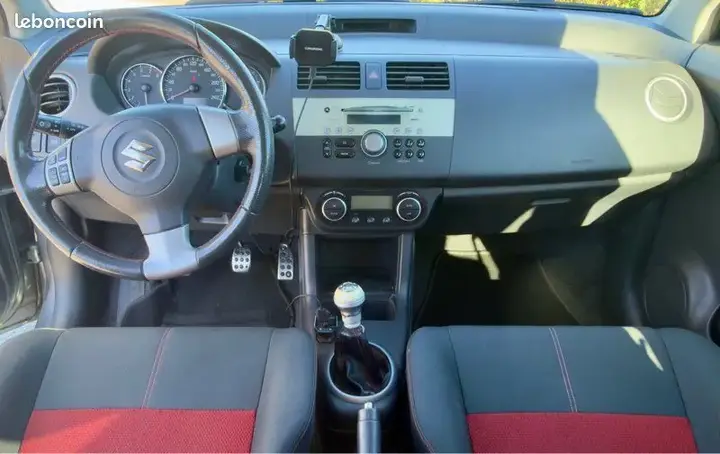 Suzuki Swift 2009 photo 3