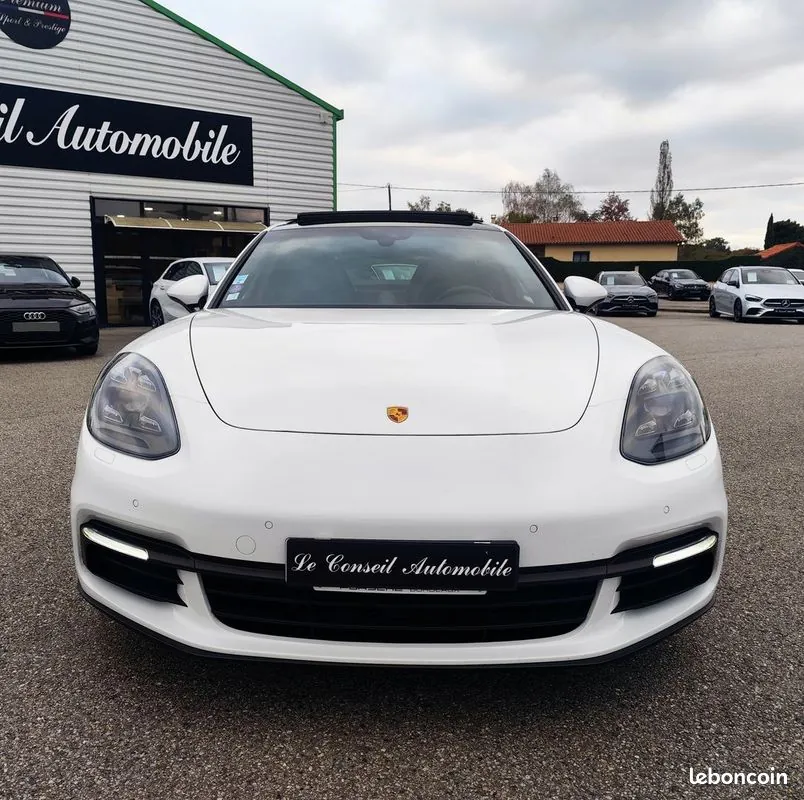 Porsche Panamera 2019 photo 2