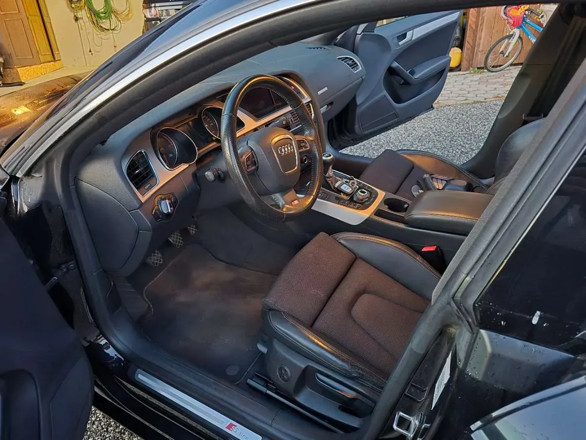Audi A5 2010 photo 2