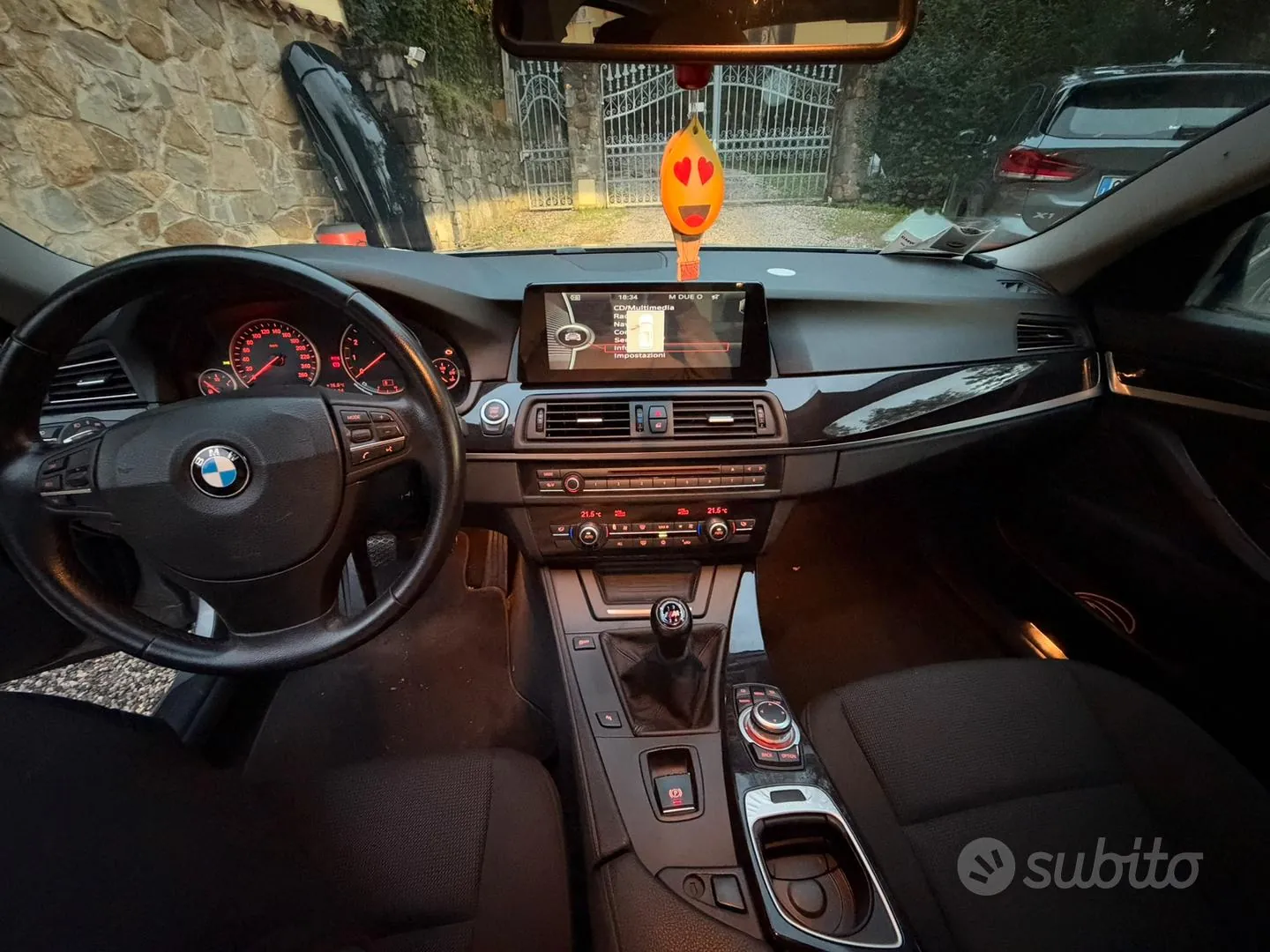 BMW 523I 2011 photo 3