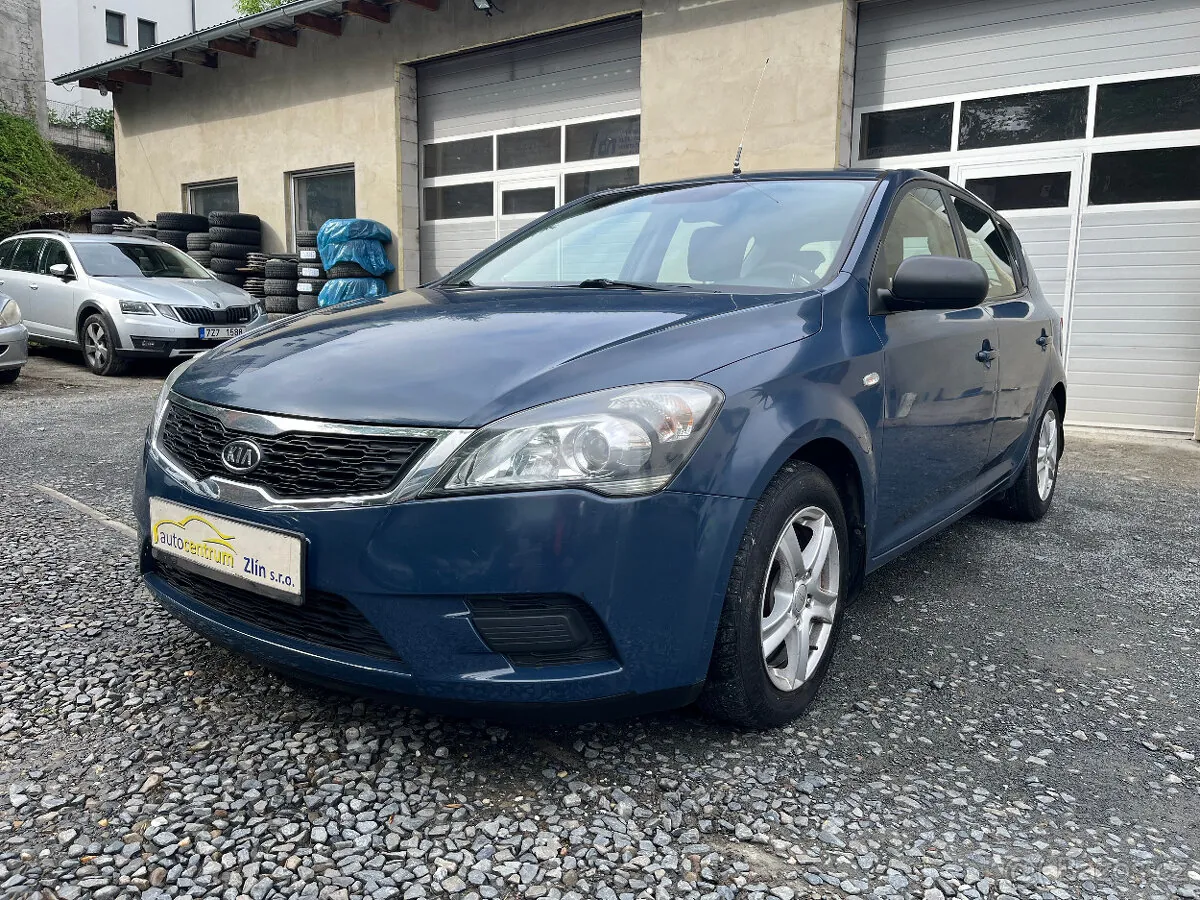 Kia Ceed 2010 photo 3