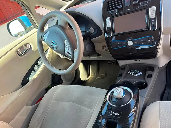 Nissan Leaf 2012 photo 3