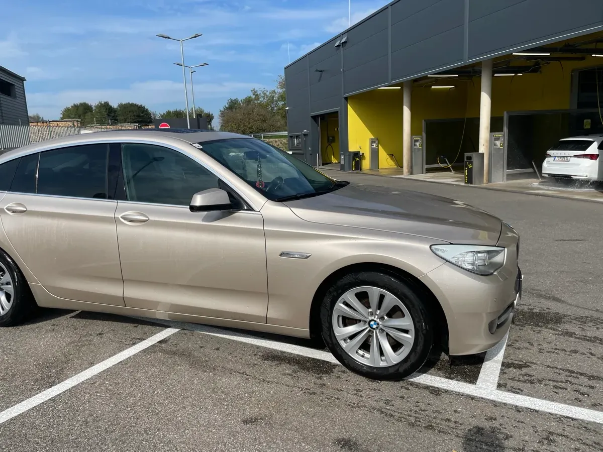 BMW 5 Series 2012 photo 3