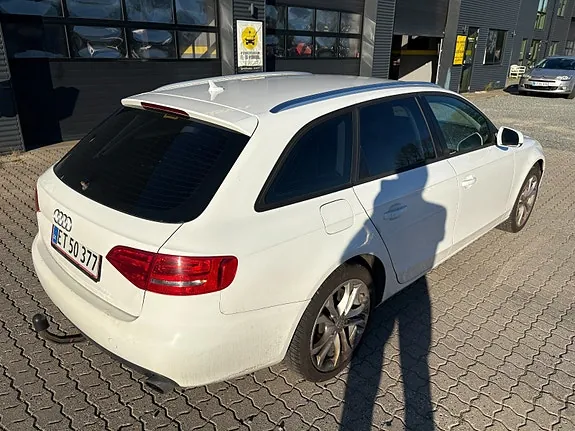 Audi A4 2010 photo 5