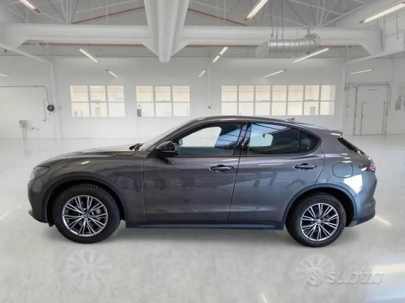 Alfa Romeo Stelvio 2023 photo 3