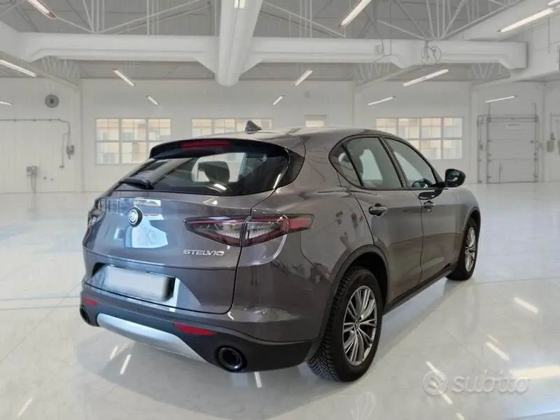 Alfa Romeo Stelvio 2023 photo 4
