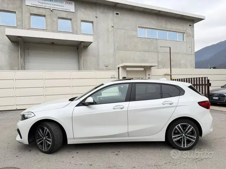 BMW 120D 2023 photo 2