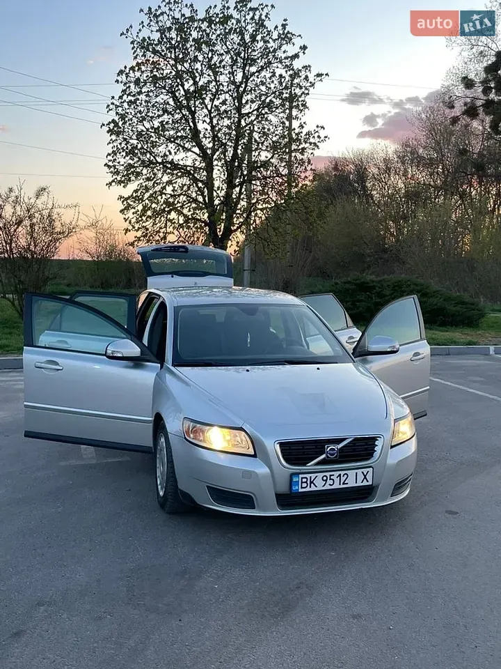 Volvo V50 2009 photo 4
