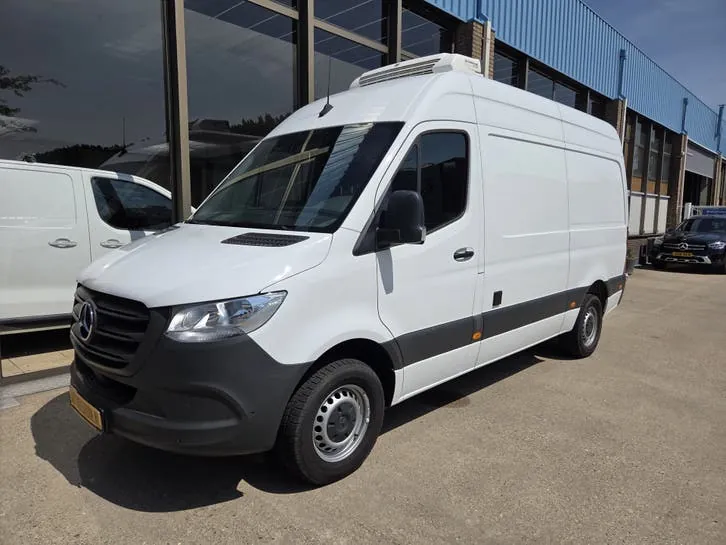 Mercedes-Benz Sprinter 2024 photo 3