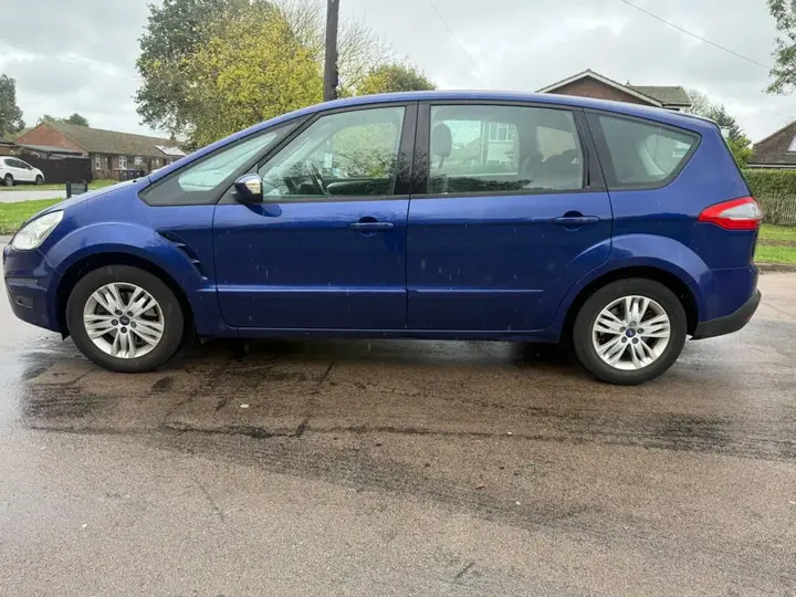 Ford S-Max 2014 photo 4
