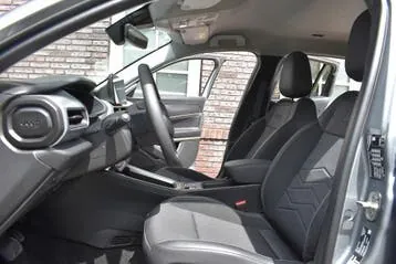 Jeep Avenger Summit 2025 photo 3
