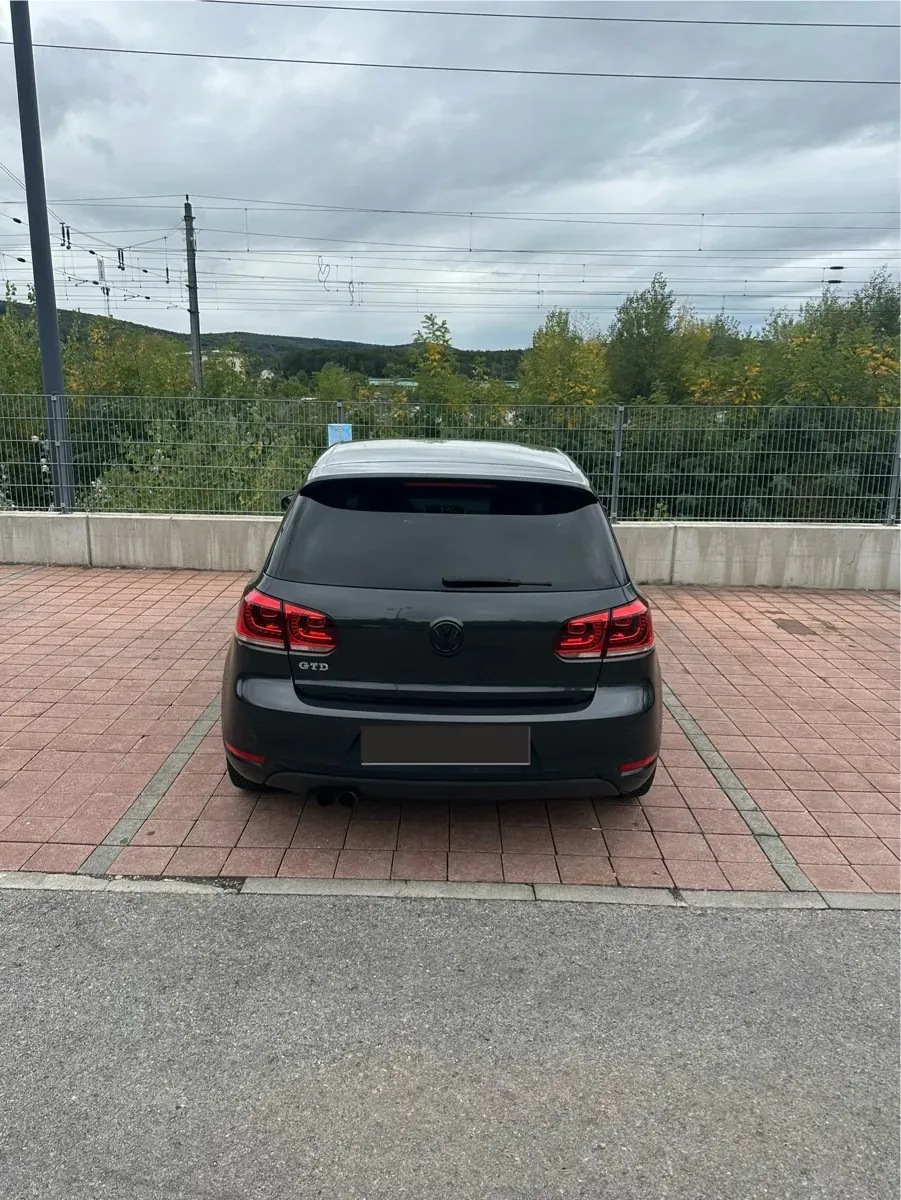 Volkswagen Golf 2011 photo 3