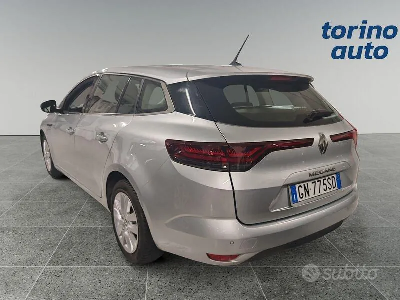 Renault Mégane 2023 photo 3