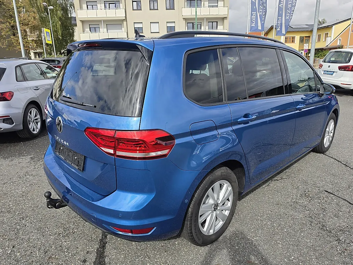 Volkswagen Touran 2022 photo 2
