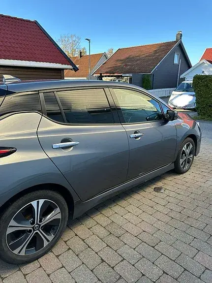 Nissan Leaf 2021 photo 2