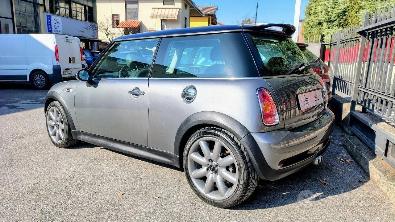 Mini Mini Cooper S 2004 photo 2
