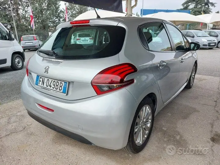 Peugeot 208 2018 photo 4