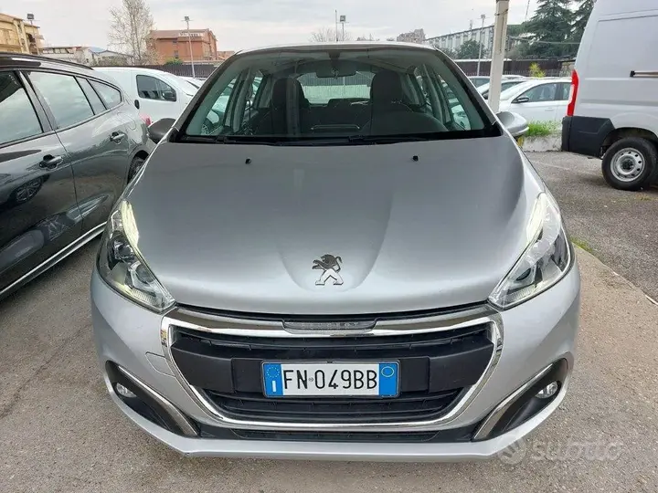 Peugeot 208 2018 photo 2