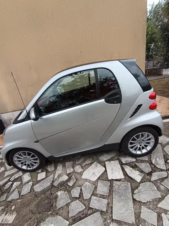 Smart Fortwo 2010 photo 2