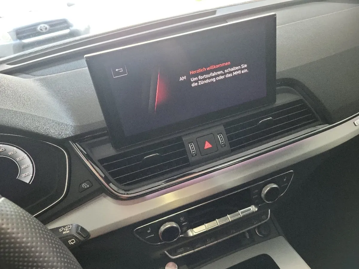 Audi Q5 2022 photo 3