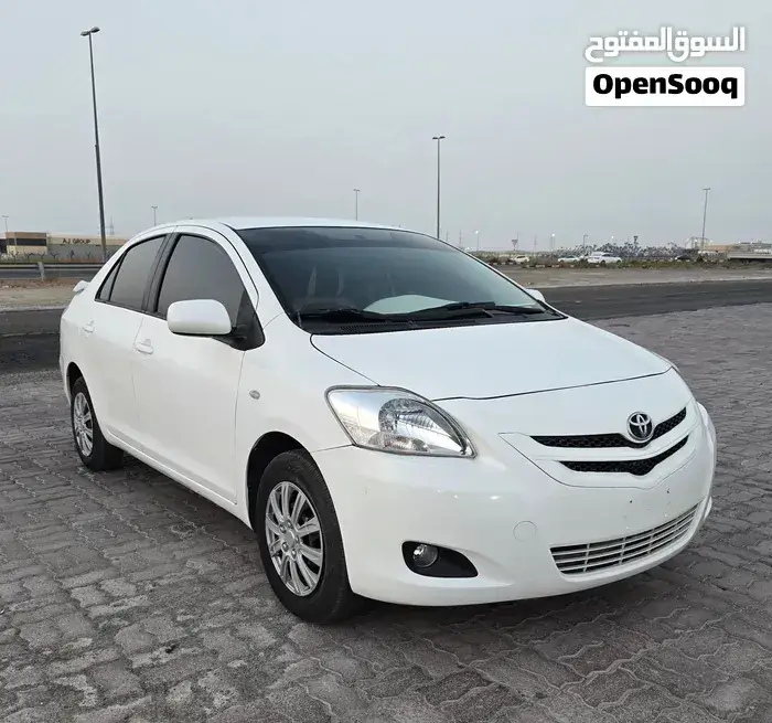 Toyota Yaris 2012 photo 3