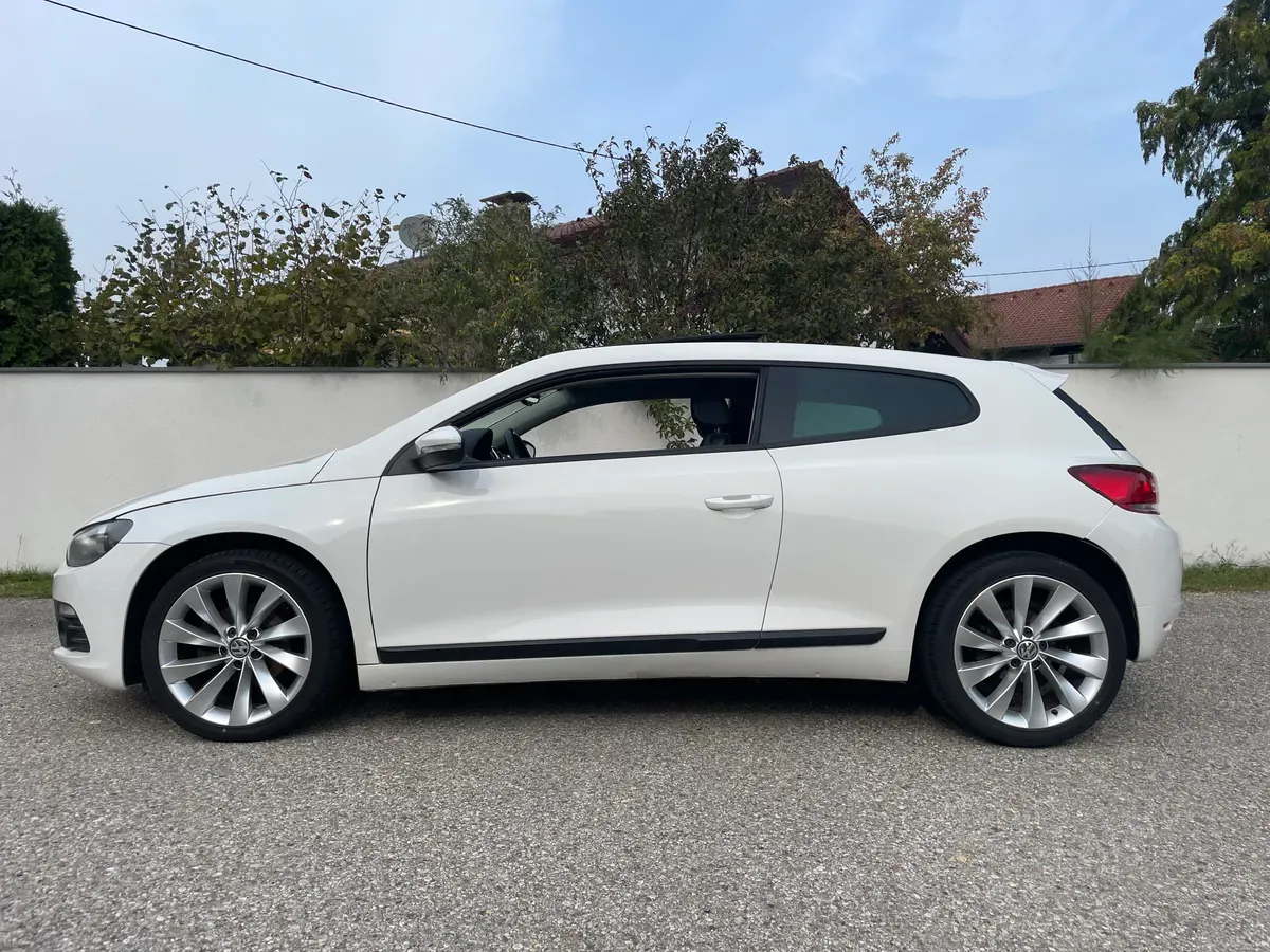 Volkswagen Scirocco 2012 photo 2