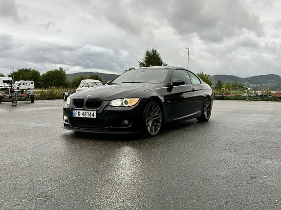 BMW 320I 2009 photo 4