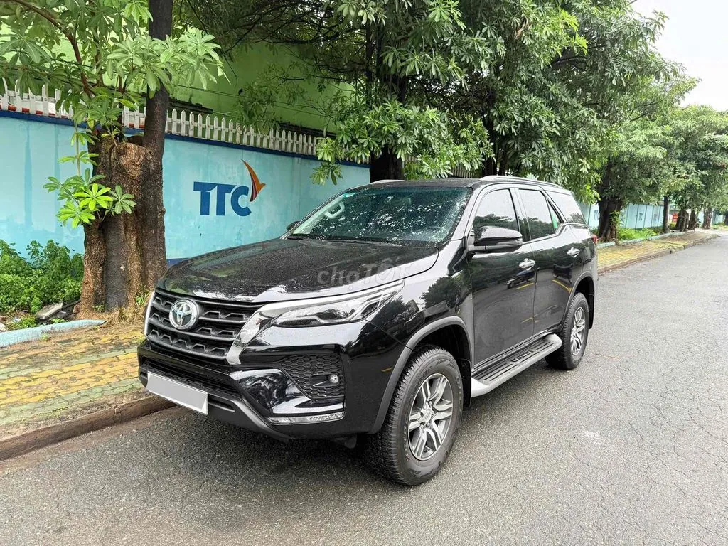 Toyota Fortuner 2023 photo 2