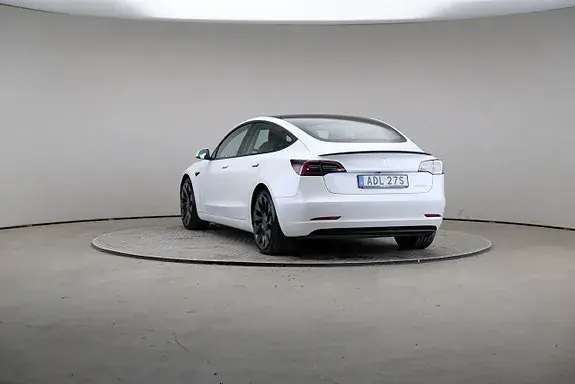 Tesla Model 3 2023 photo 2