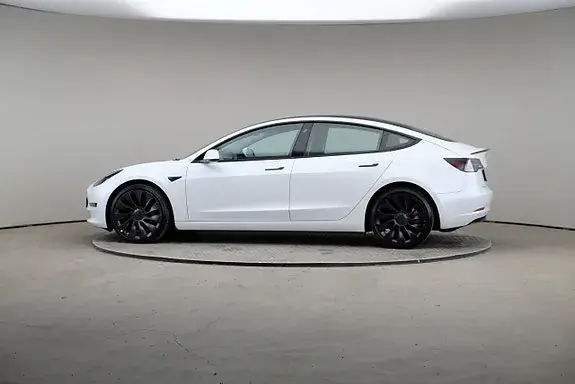 Tesla Model 3 2023 photo 4