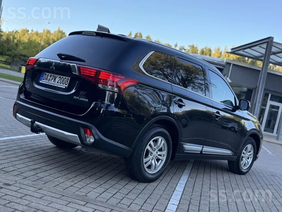 Mitsubishi Outlander 2016 photo 2