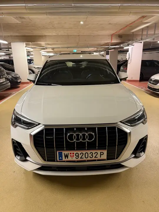 Audi Q3 2019 photo 2