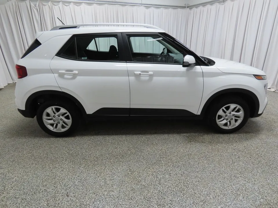 Hyundai Venue 2025 photo 2