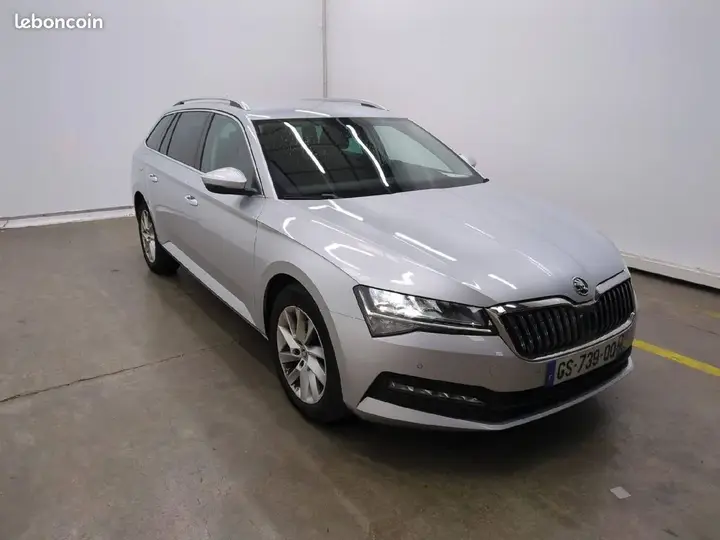 Skoda Superb 2023 photo 4