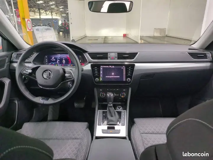Skoda Superb 2023 photo 5
