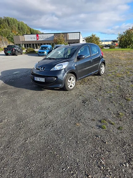 Peugeot 107 2009 photo 2