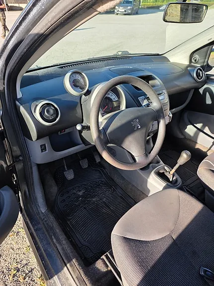 Peugeot 107 2009 photo 5