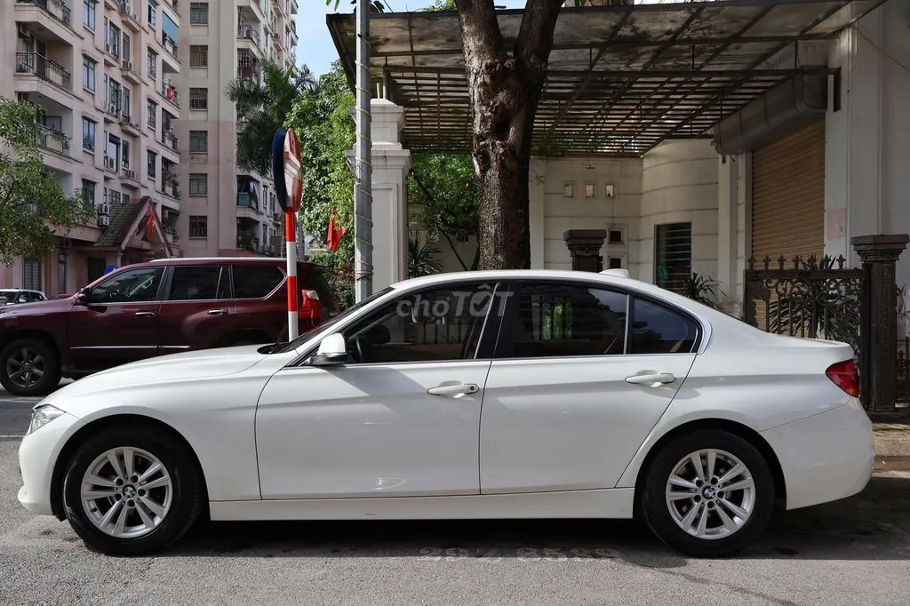 BMW 3 Series 2016 photo 3