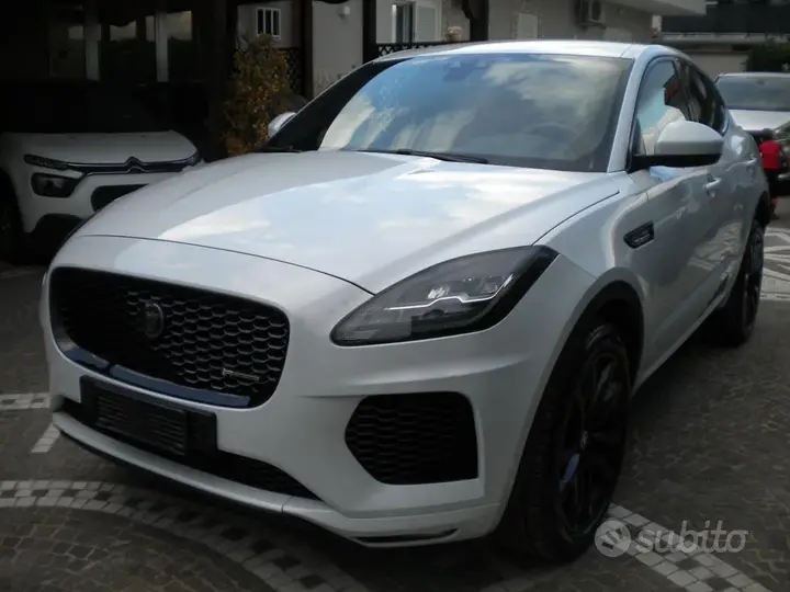 Jaguar E-Pace 2018 photo 3