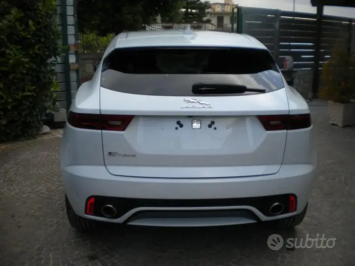 Jaguar E-Pace 2018 photo 5