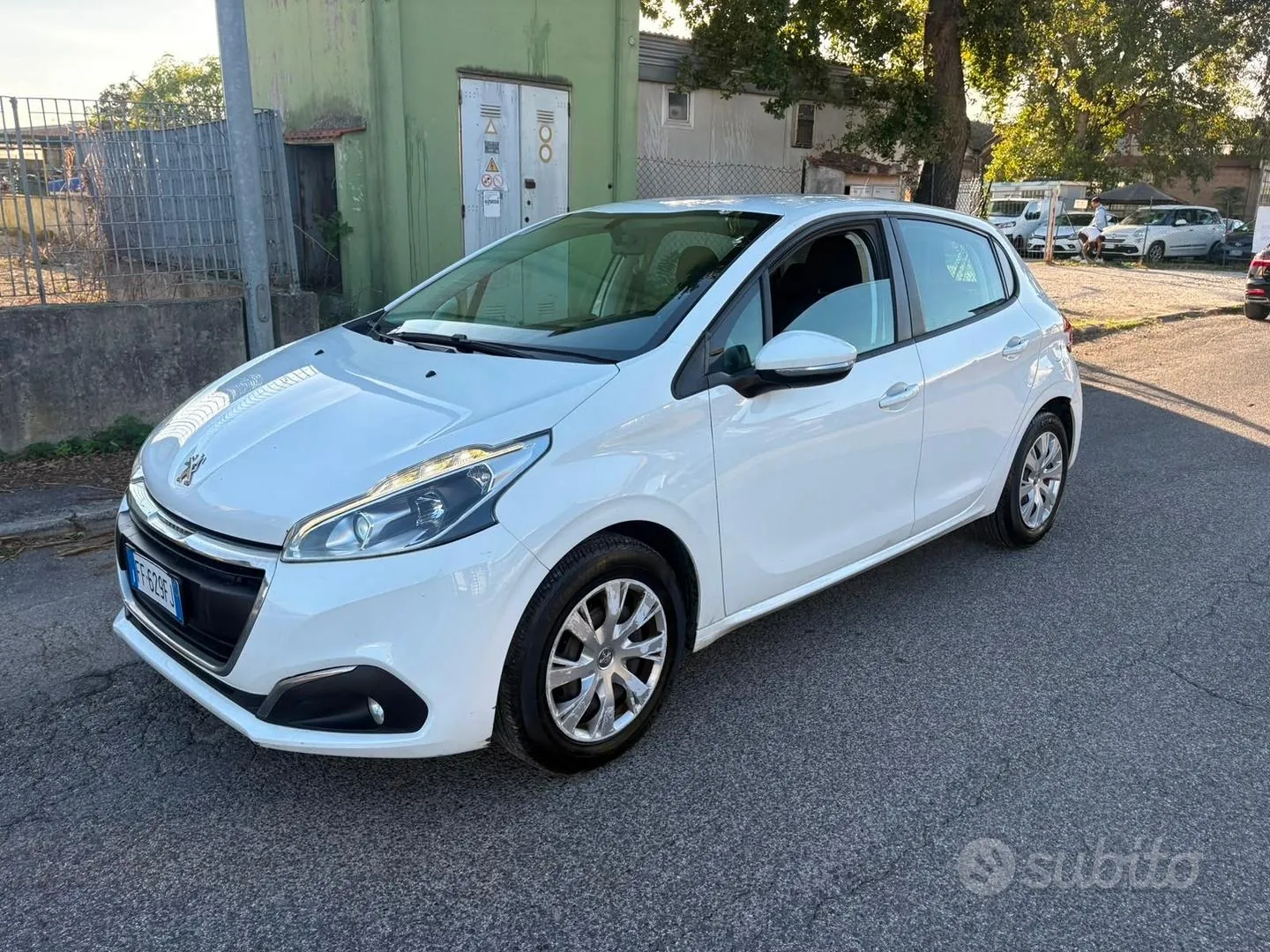 Peugeot 208