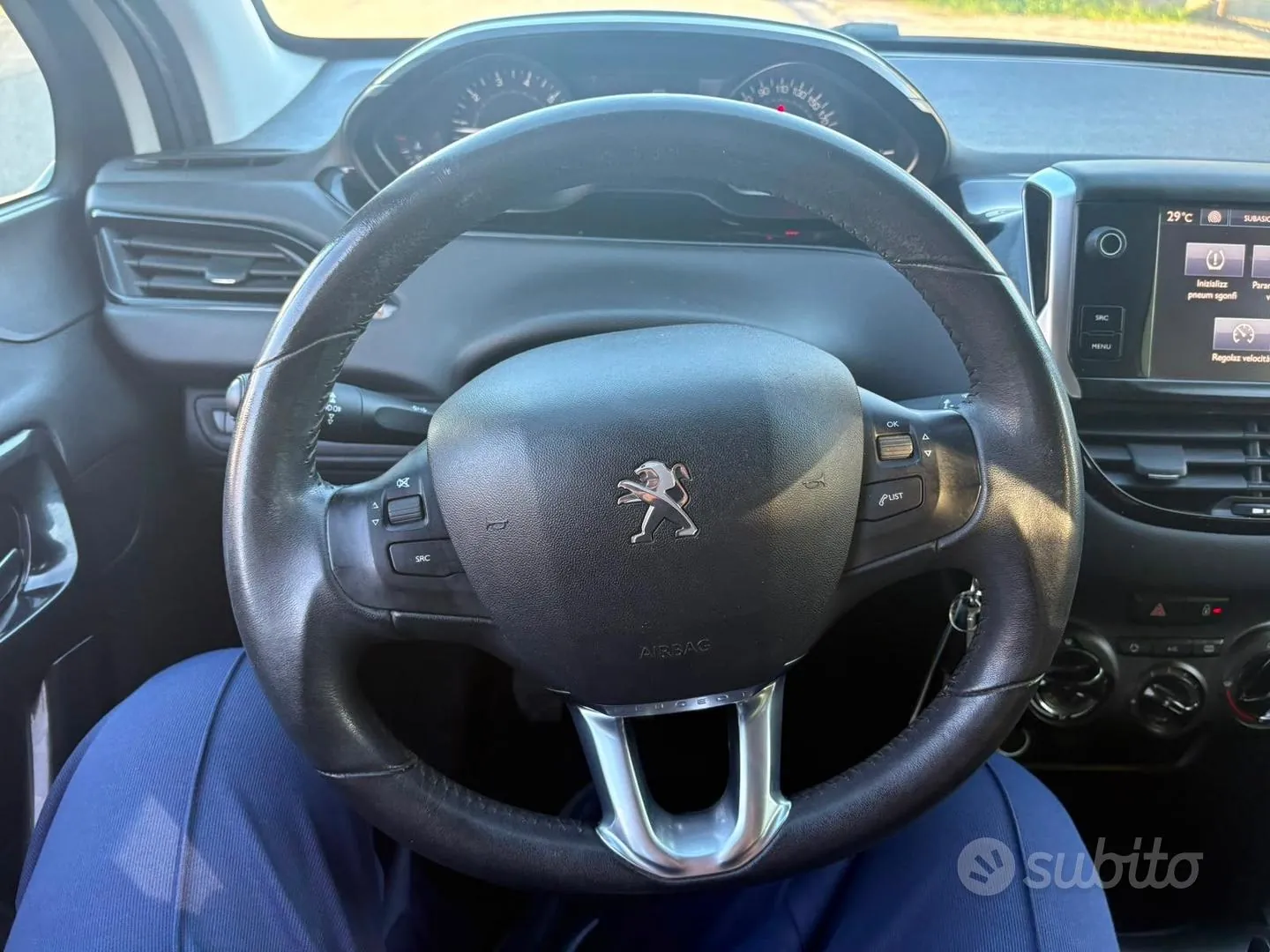 Peugeot 208 2017 photo 3