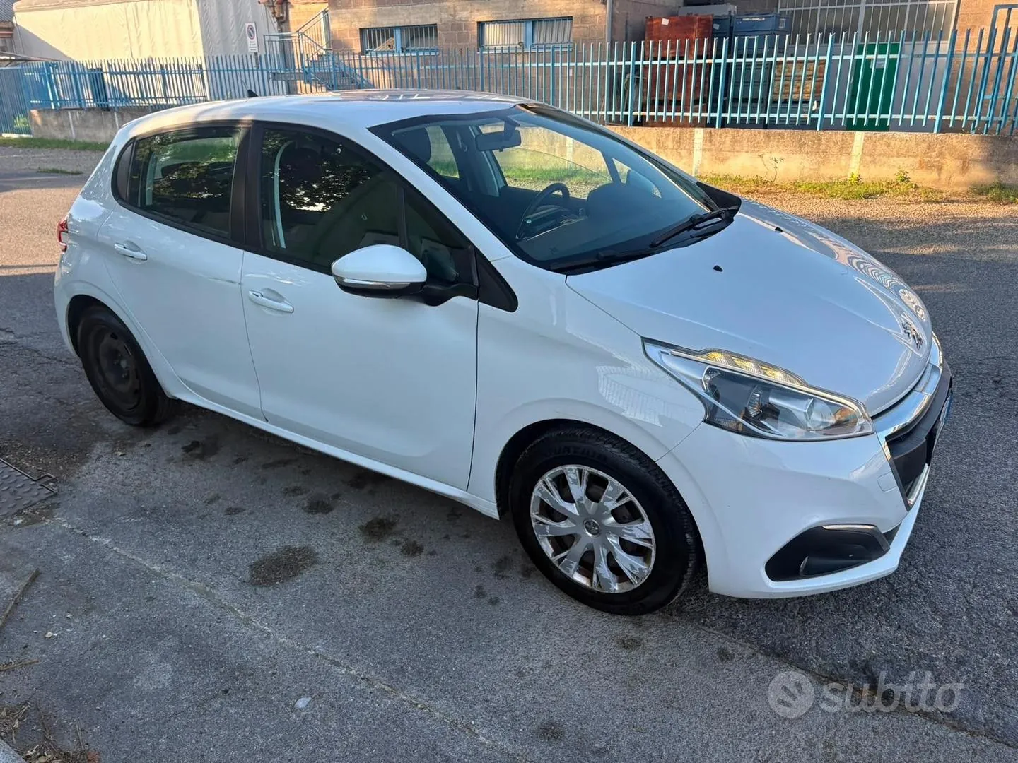 Peugeot 208 2017 photo 4