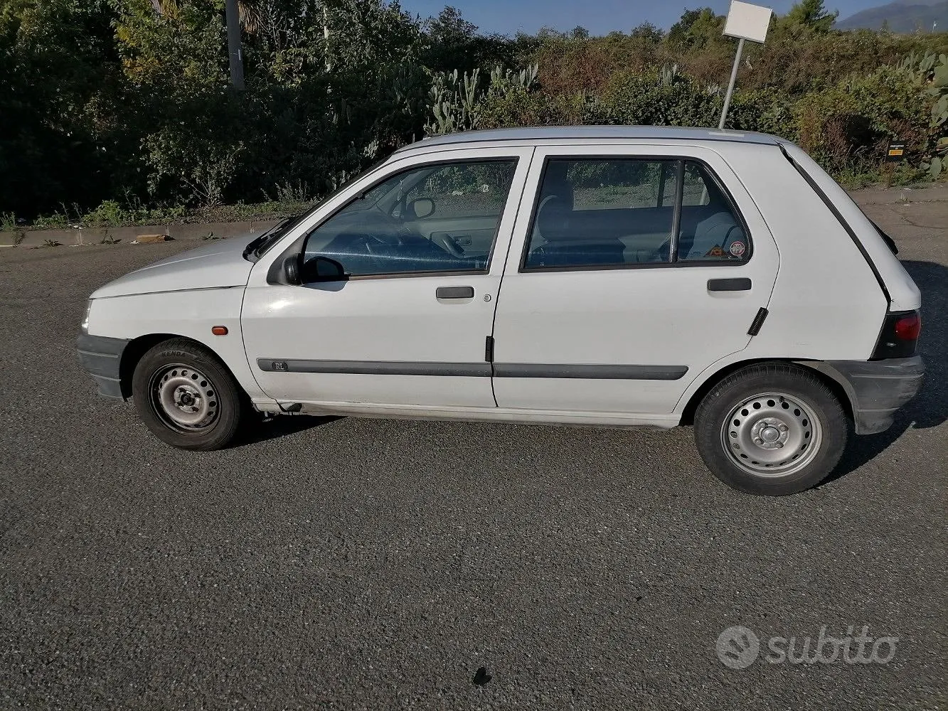 Renault Clio 1996 photo 3