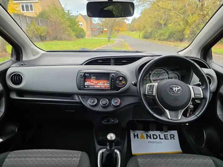 Toyota Yaris 2016 photo 5